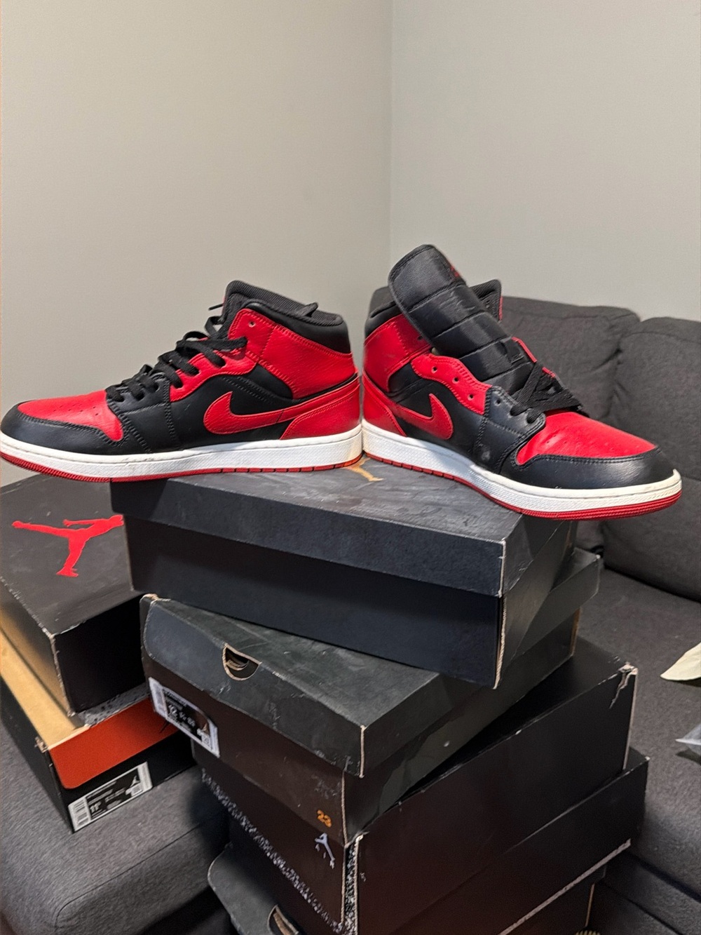 Jordan Men's High-Top Sneakers in Black and Red